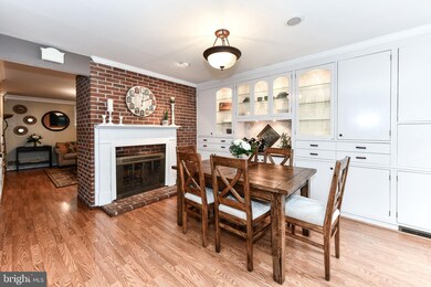 820 Bashford Ln, Alexandria, VA 22314 - photo 3