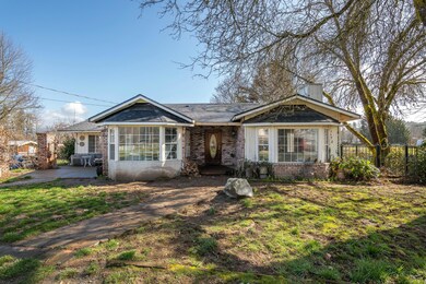1621 Rounds Ave, Grants Pass, OR 97527 - photo 4
