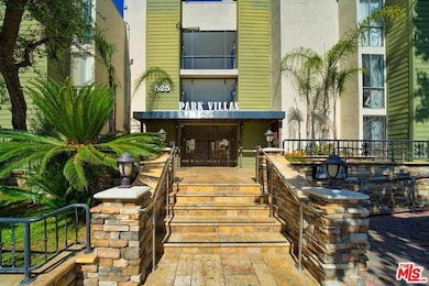 Park Villas unit 229, Los Angeles, CA 90020 - photo 2
