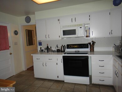 1908 Barbee St, McLean, VA 22101 - photo 7