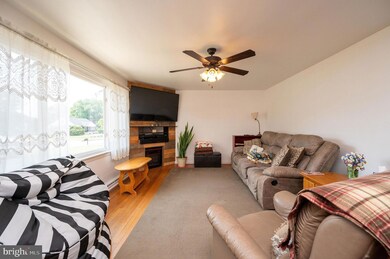 751 Floret Ave, Reading, PA 19605 - photo 6