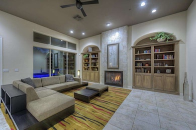 007_Family Room
