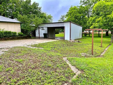 715 N Avenue A, Springtown, TX 76082 - photo 3