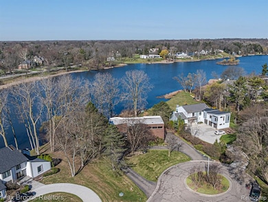 Overhead View to Lake