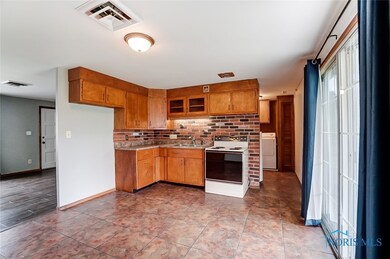 1015 Markle St, Findlay, OH 45840 - photo 6