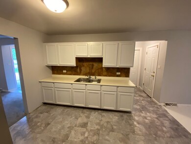 3207 Oak Ct, Hazel Crest, IL 60429 - photo 7