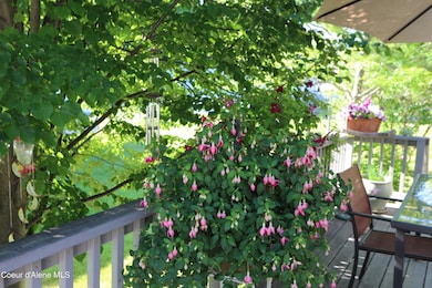 RELAXING DECK