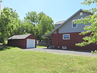 1217 Hamilton St, Stroudsburg, PA 18360 - photo 4