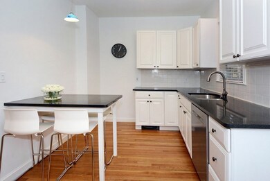 218 Freeman St unit 1, Brookline, MA 02446 - photo 5