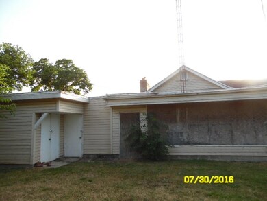 108 S Pine St, Wapakoneta, OH 45895 - photo 2