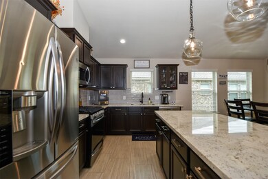 707 Rim Water Dr, Alvin, TX 77511 - photo 4