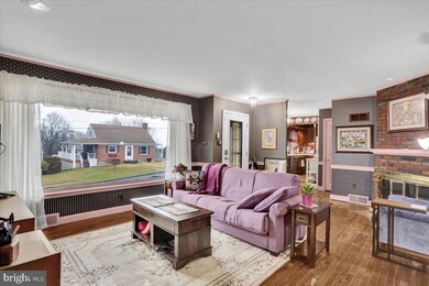 126 4th St, Reading, PA 19607 - photo 4