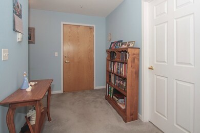 3400 Wellington Ct unit 307, Rolling Meadows, IL 60008 - photo 3