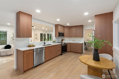 1119 Park Cir, Bothell, WA 98021 - photo 2