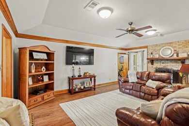 9051 Dixie Ln, Needville, TX 77461 - photo 6