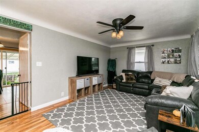 355 30th St NW, Cedar Rapids, IA 52405 - photo 5