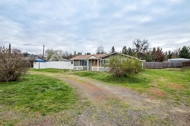 1934 Spring St, Medford, OR 97504 - photo 3