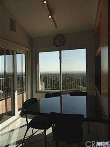 Breakfast nook w/stunning views