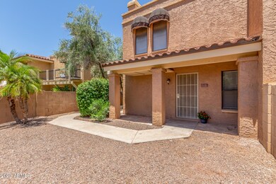 1125 E North Ln unit 2, Phoenix, AZ 85020 - photo 2