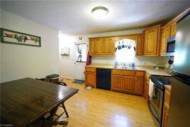 1243 Muriel Ln, Asheboro, NC 27205 - photo 4