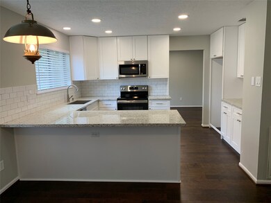 8222 Town Creek Dr, Houston, TX 77095 - photo 4