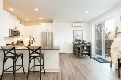 3005 NE Red Jasper Place, Bend, OR 97701 - photo 4