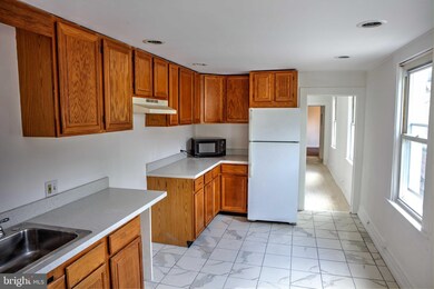 523 S Ann St unit 2, Baltimore, MD 21231 - photo 2