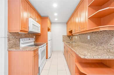 7160 Fairway Dr unit J7, Miami Lakes, FL 33014 - photo 6