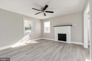 108 A W 12th St, Front Royal, VA 22630 - photo 3