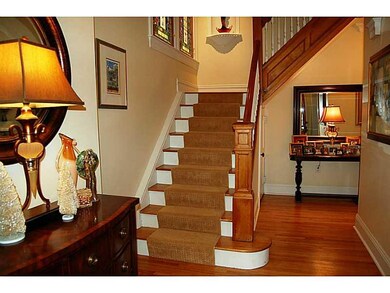 Entry/Foyer.