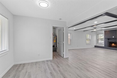 1047 W Donovan St, Houston, TX 77091 - photo 2