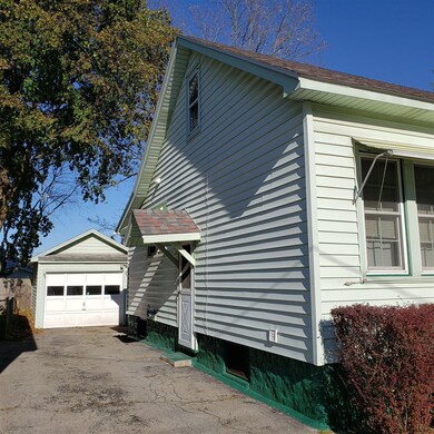 29 Pershing Dr, Schenectady, NY 12302 - photo 4