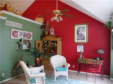 514 S Huntsman Blvd, Raymore, MO 64083 - photo 3