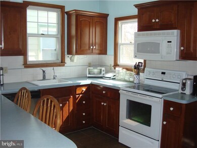 319 S Madison Ave, Upper Darby, PA 19082 - photo 7