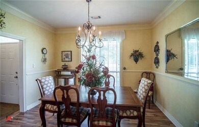 FORMAL DINING