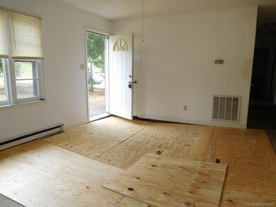 3709 Hamilton Dr, Gastonia, NC 28052 - photo 3