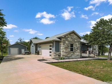 315 Log Cabin Way, Poteet, TX 78065 - photo 2