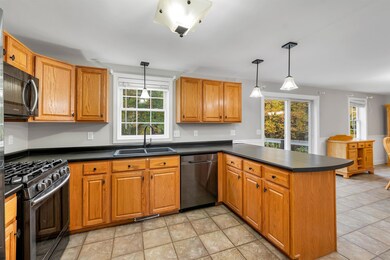 8 Kris Ct, Hudson, NH 03051 - photo 4