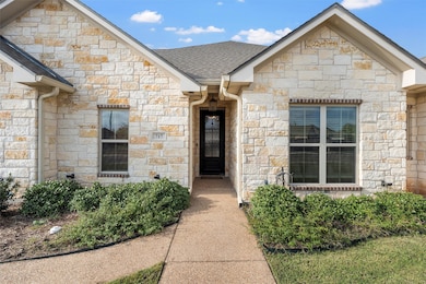 717 Wintergreen Dr, Hewitt, TX 76643 - photo 4