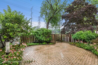 602 W Keith Ave, Waukegan, IL 60085 - photo 2