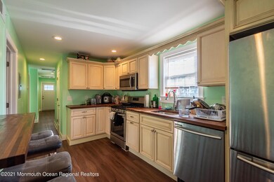 Down Kitchen 2