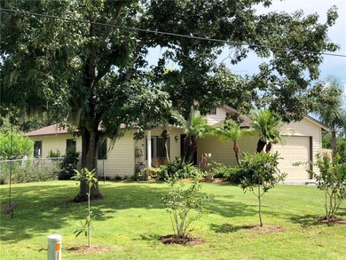 Affordable 3/2 home on a huge, quiet lot, nestled under a pretty sweetgum tree