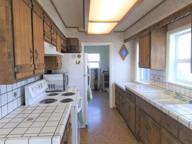 tile counters in kitchen