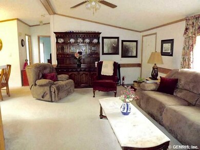 Living Room. Spacious Living Room!