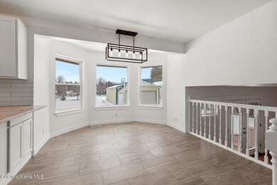 9310NMapleSt-4