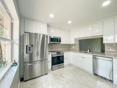 228 Lakeside Cir unit 3, Sunrise, FL 33326 - photo 6