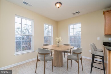 9724 Holmes Place unit 404, Manassas Park, VA 20111 - photo 3