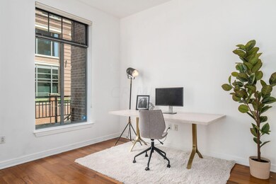 059_Burnham Sq Unit 256 - 035