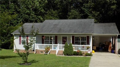 2509 Eight Oaks Dr, High Point, NC 27263 - photo 2