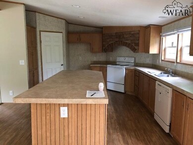 1614 31st St, Wichita Falls, TX 76302 - photo 4